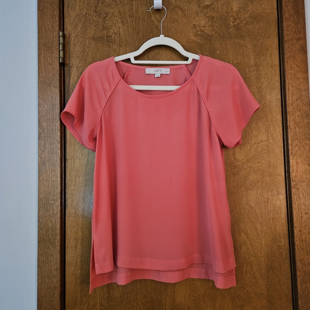 LOFT Petite Coral Short Sleeved Hi-Low Hem Blouse